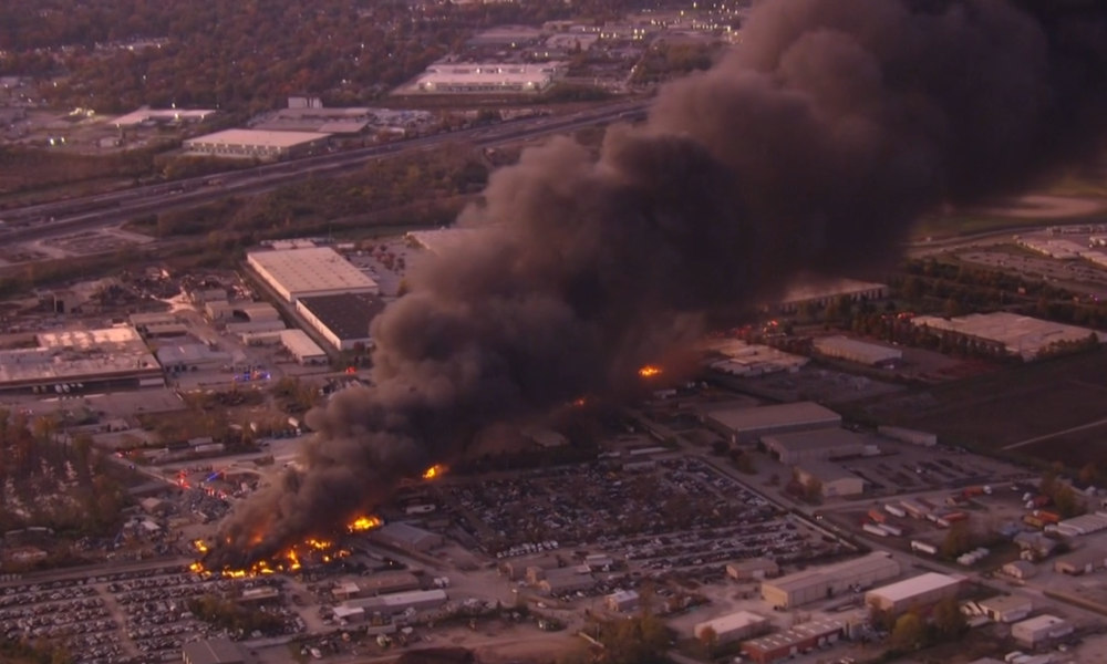 Desgarrador en Louisville: Avión de Carga se Estrella Dejando al Menos 3 Muertos y 11 Heridos – Comunidad en Luto por Una Tragedia Aérea