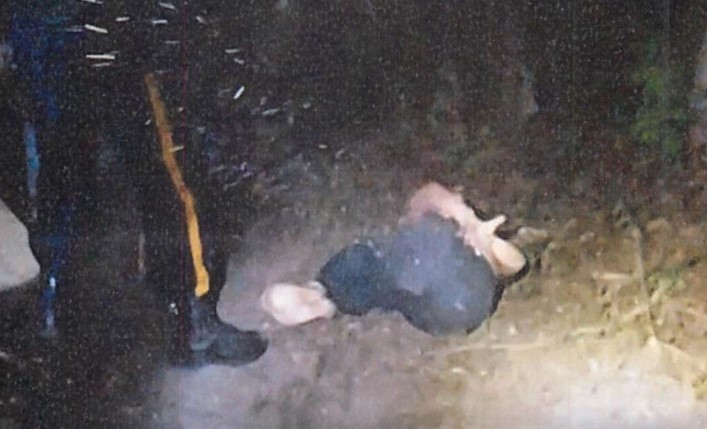 Ex Asistente Republicana Acusada de Fingir Ataque Violento con Consignas Anti-Trump en un Elaborado Engaño