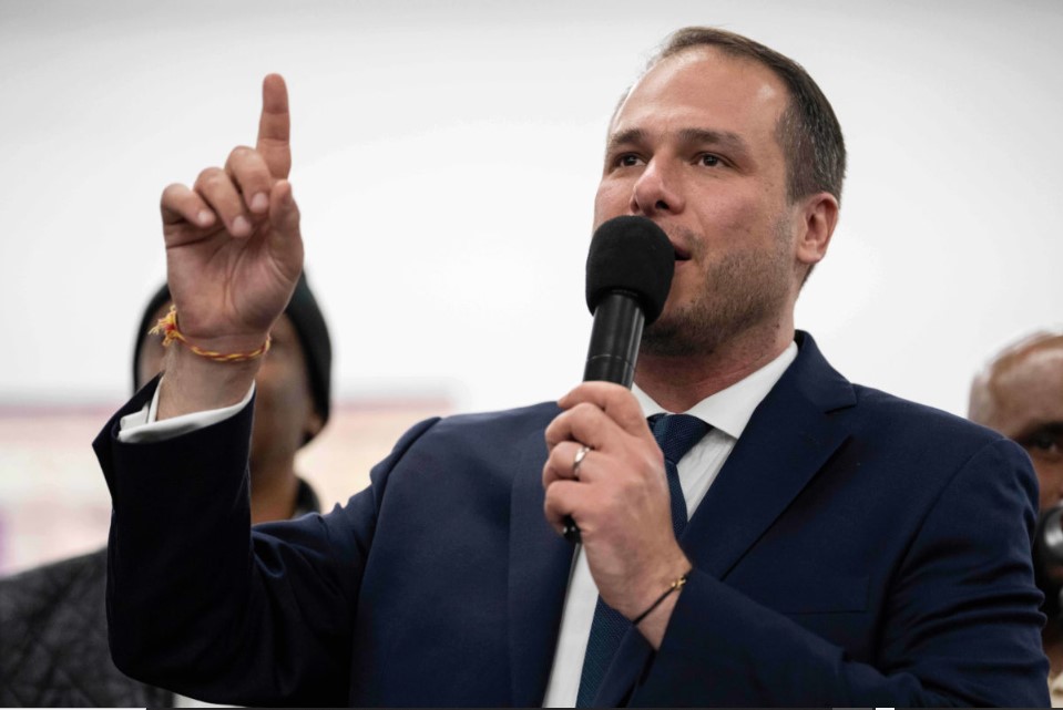 ¡Victoria Histórica en Jersey City! James Solomon Vence a Exgobernador con una Promesa de Ciudad Accesible