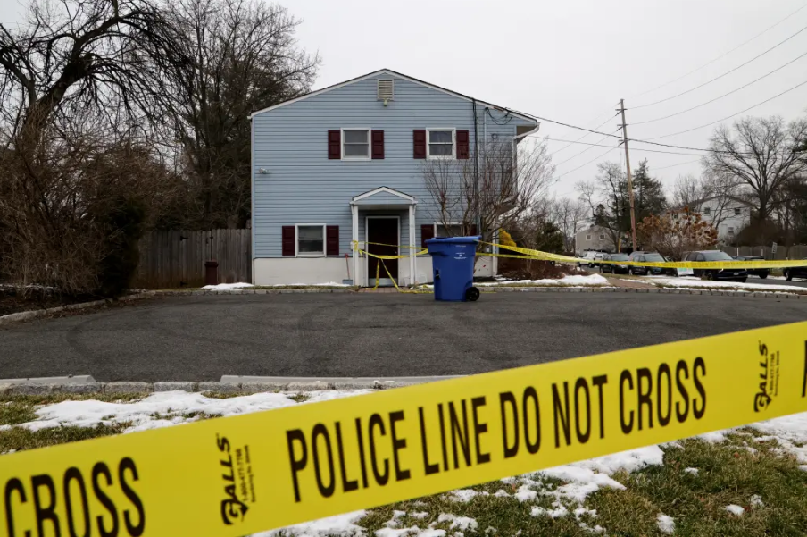 Descubren Triple Homicidio Tras que Policía Dispara y Mata a Hombre con Machete en Casa de NJ
